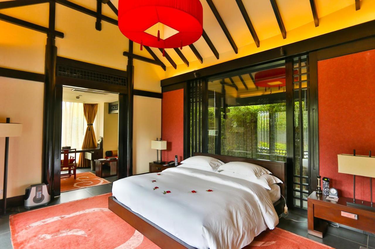 Отель Banyan Tree Lijiang Лицзян Экстерьер фото