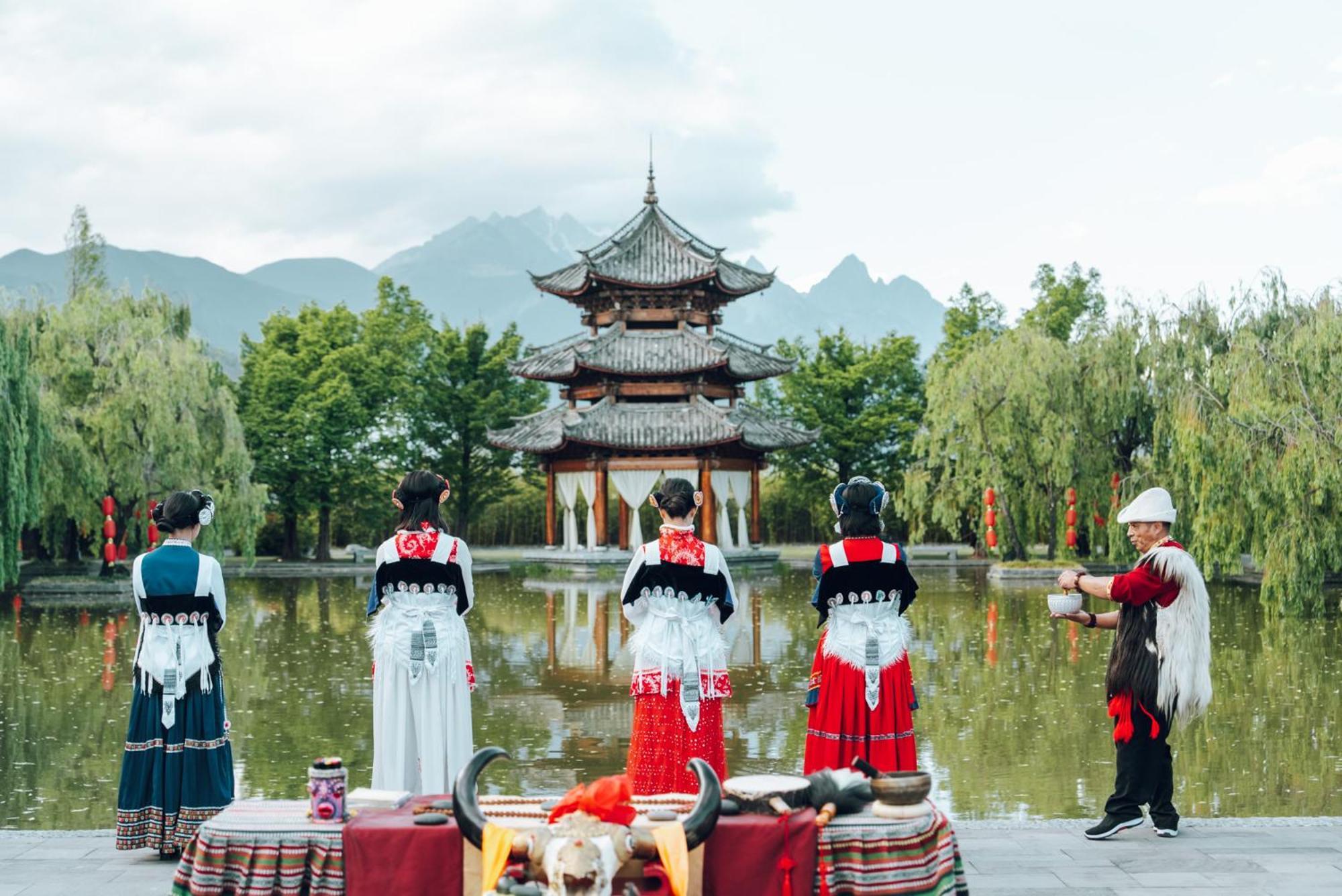 Отель Banyan Tree Lijiang Лицзян Экстерьер фото